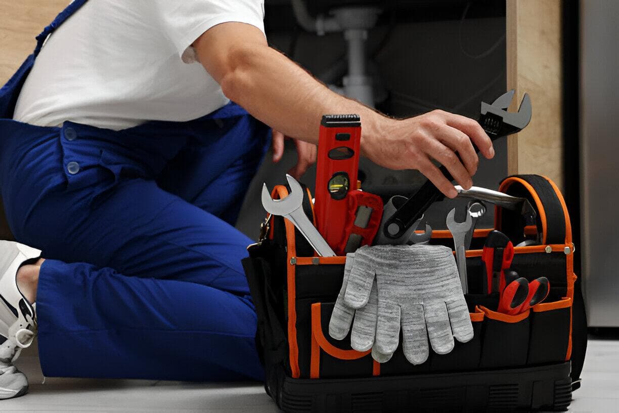 Banner Title: Geers Plumbing – Reliable Solutions, Trusted Service